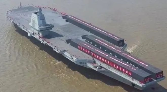 国防部回应福建舰过航台海，今后继续的展望与意义