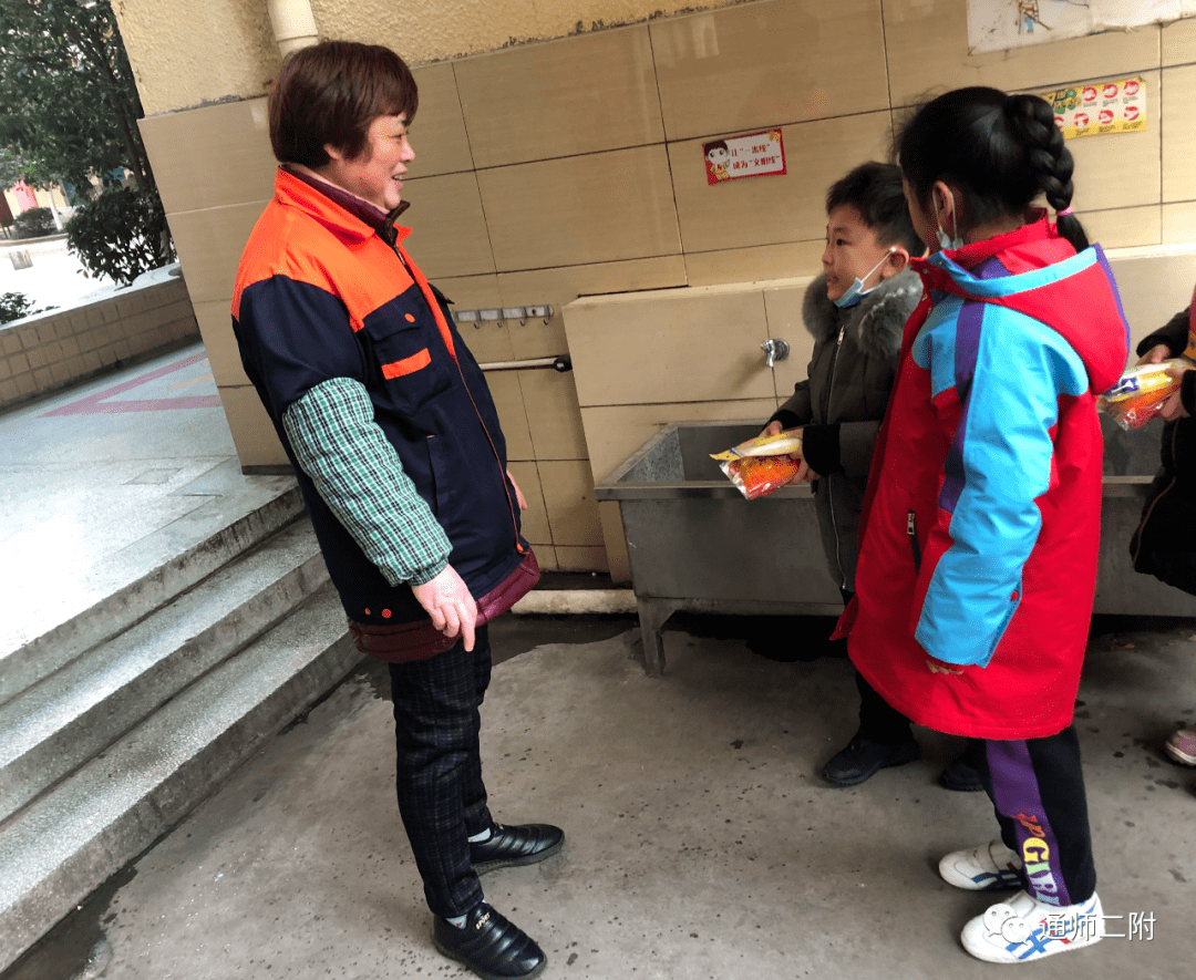 保洁奶奶的交通大学情结 保洁奶奶的交通大学情结