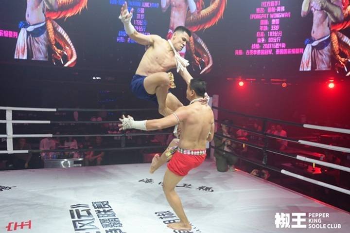 武打明星vs拳王视频直播，谁才是真正的实战之王？