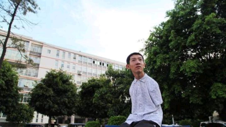 43岁无手考生的博士之路,梦想的重量 43岁无手考生的博士之路,梦想的重量
