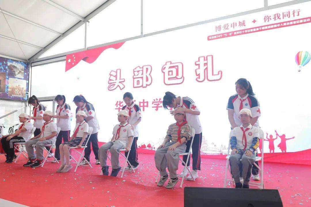 女子确诊肺癌晚期在地铁上的自我介绍，生命的坚韧与希望