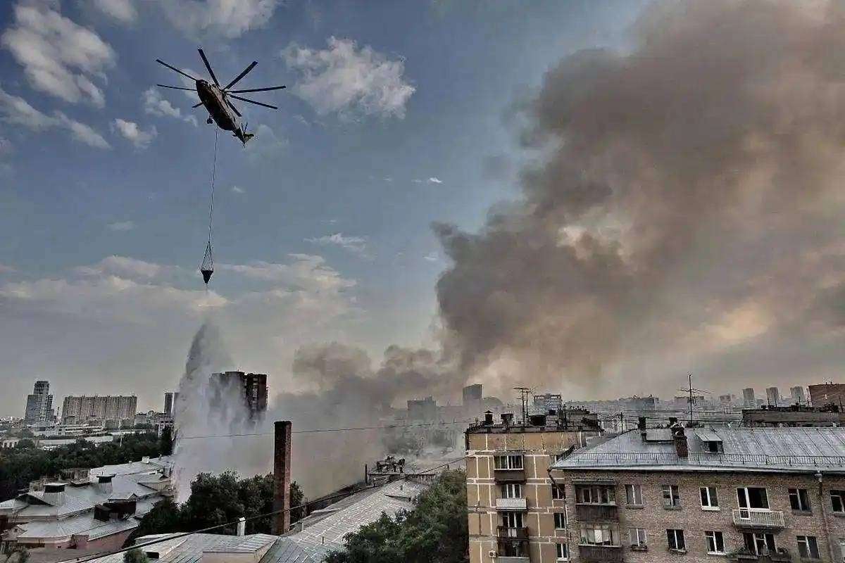俄称圣彼得堡市遭大规模无人机袭击，安全警钟与城市韧性的考验