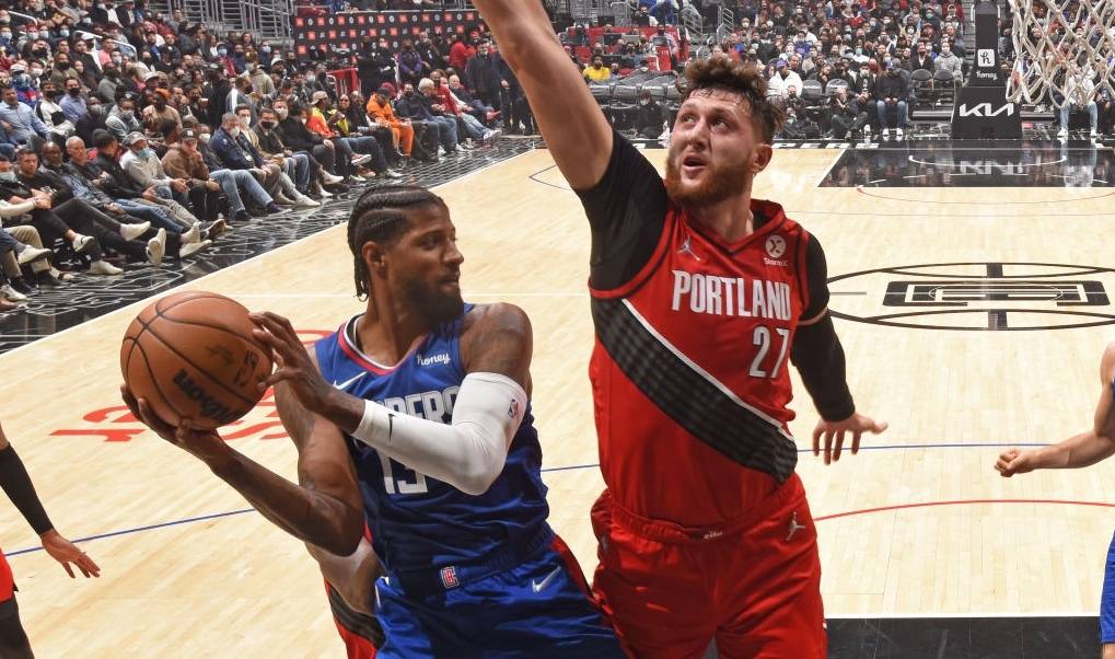 用Golang写一篇关于视频直播NBA快船VS勇士的文章